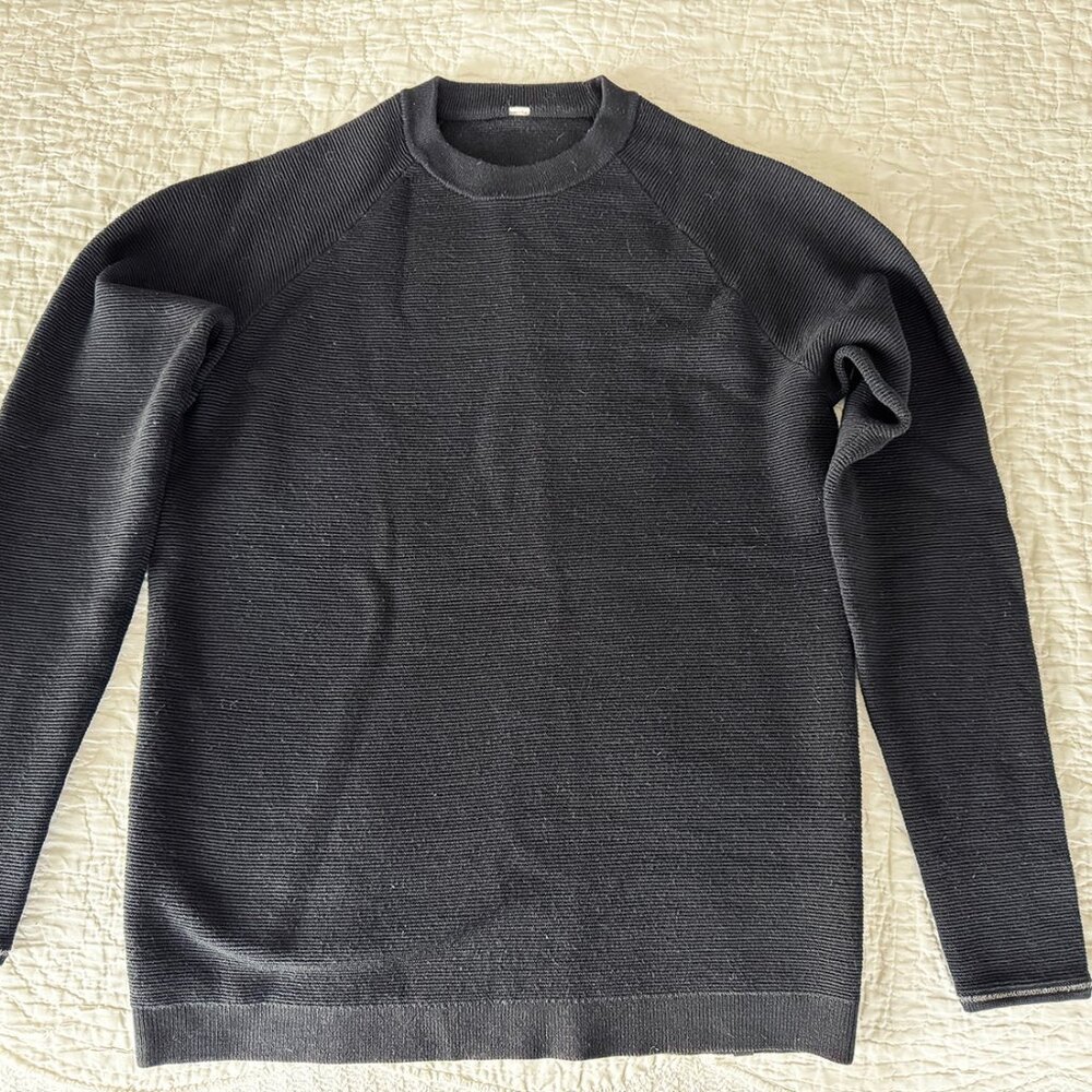 Lululemon Men's Size L Sweater